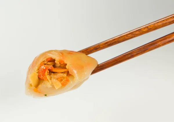 Dumpling al vapor relleno con ajo Chives y Taro y bambú —  Fotos de Stock