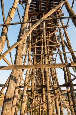 Sangkhlaburi bölgesinde, Kanchanabur ahşap köprü (Mon Köprüsü)