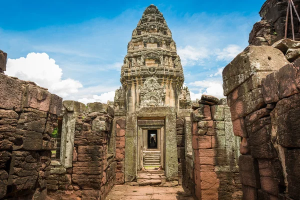 Histórico Castillo de Prasat Hin Phimai en la provincia de Nakhon Ratchasima , — Foto de Stock