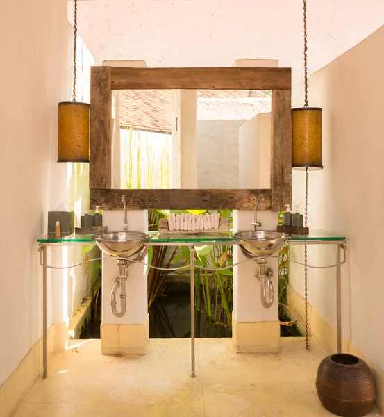 Vintage style interior design of a bathroom — Stock Photo, Image