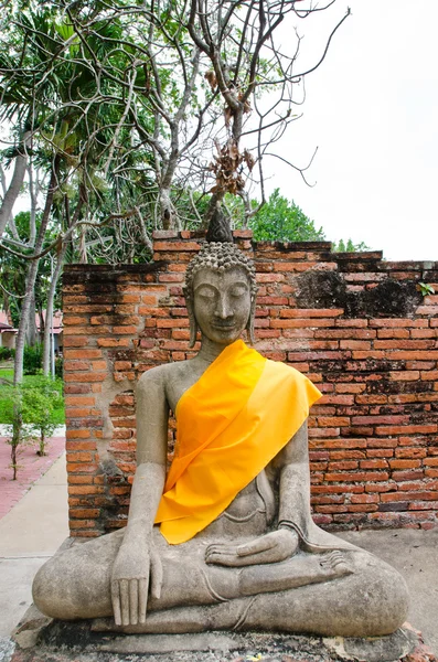 Gamla buddha staty i templet — Stockfoto