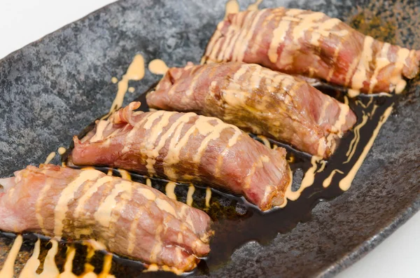 Gros plan sur les rouleaux de boeuf frais japonais Kobe Matsusaka — Photo