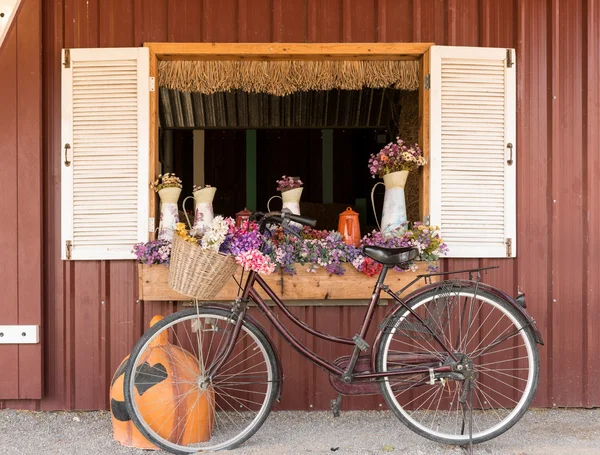 Velha bicicleta clássica — Fotografia de Stock