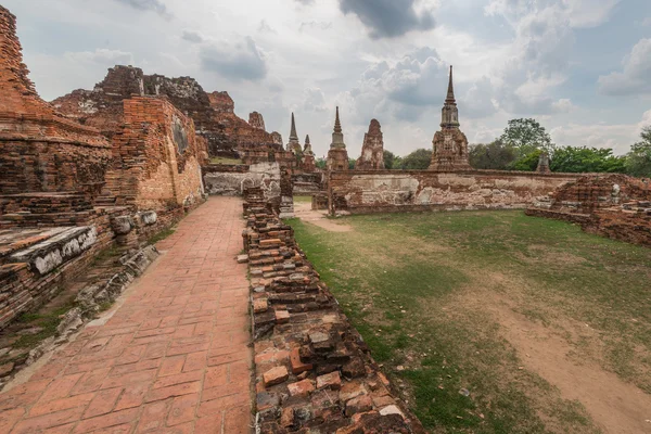 Oude tempel architectuur op Wat Mahathat, Ayutthaya — Stockfoto