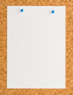 beyaz kağıt Not sayfası mavi itme ile pin cork board 