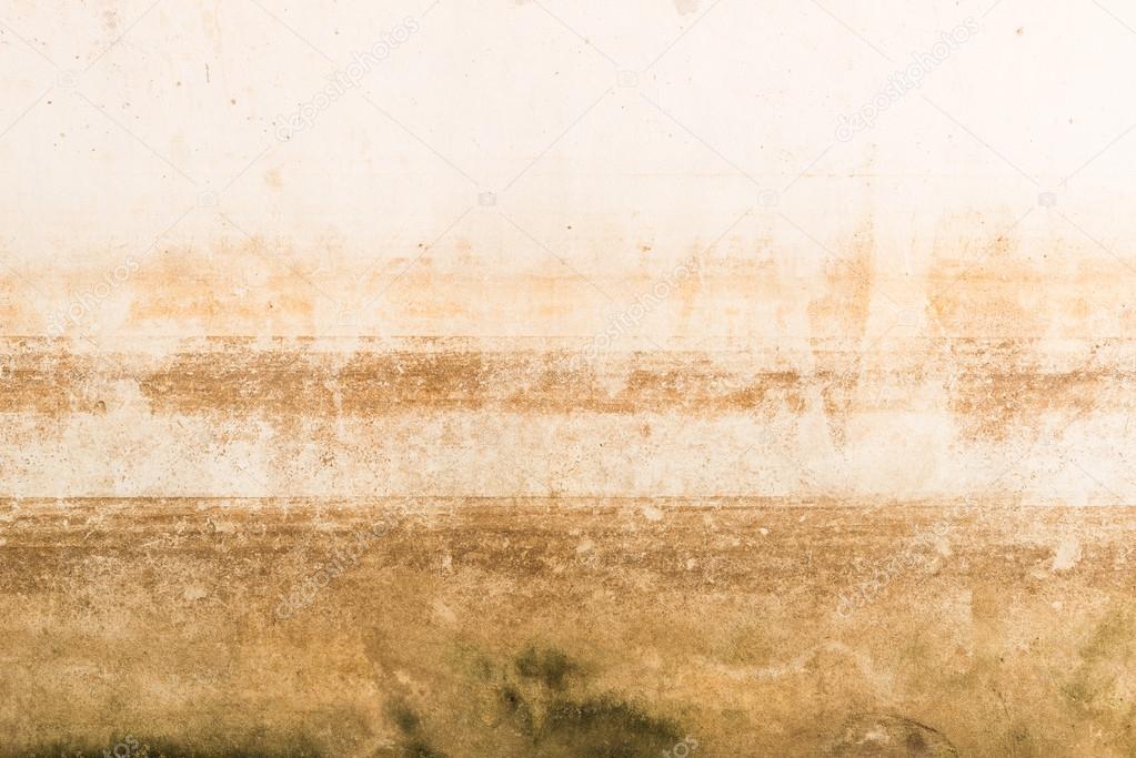water stain pattern after flood 