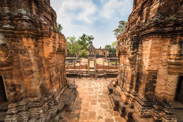 Prasat Muang Tam historiska park — Stockfoto