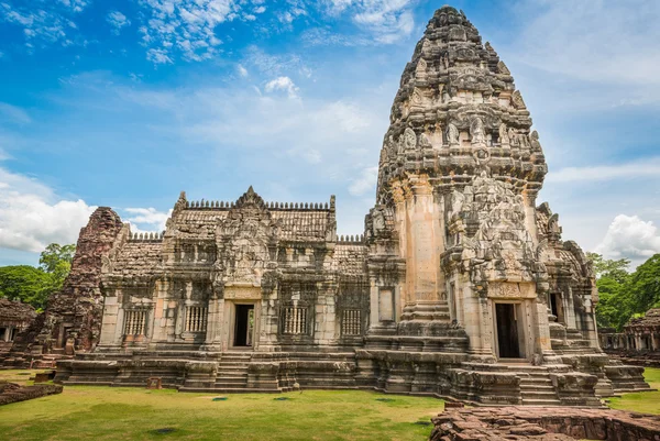 Historic Prasat Hin Phimai Castle at Nakhon Ratchasima Province, — Stock Photo, Image