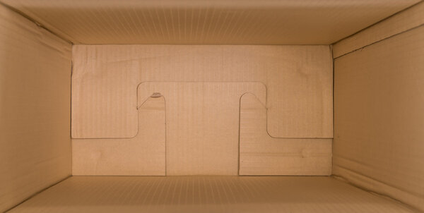 спрятано в коробке из-под картона
