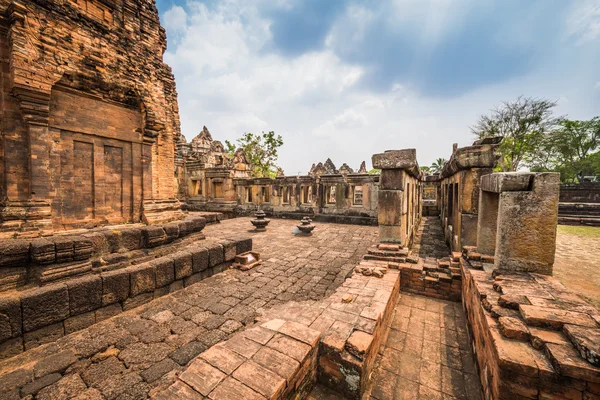 Prasat Muang Tam historiska park — Stockfoto