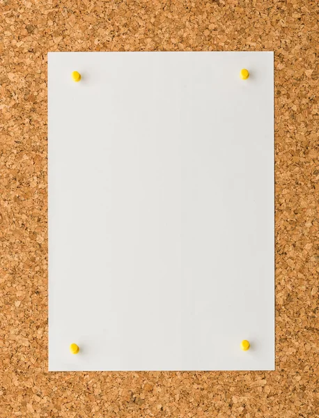 beyaz kağıt Not sayfası sarı itme ile pin cork board 