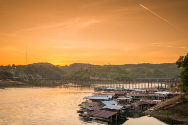 Sangkhlaburi bölgesinde, Kanchanabur ahşap köprü (Mon Köprüsü)