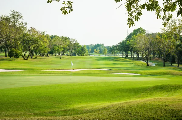 Pohled na krajinu golfové hřiště — Stock fotografie