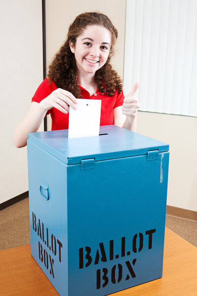 довольно подростков голосование