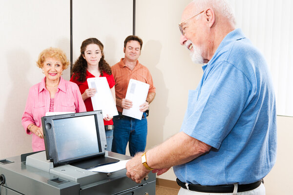 Голосование для пожилых людей
