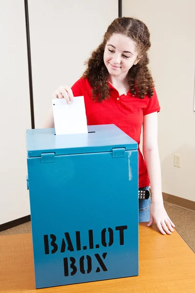 Voting For the First Time — Stock Photo, Image