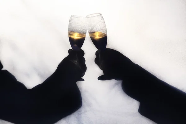 Silhoette Champagne toast — Stockfoto