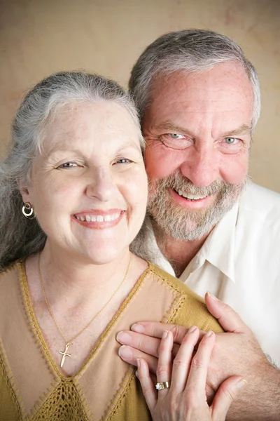 Традиційний християнський шлюб - літні люди Stock Photo