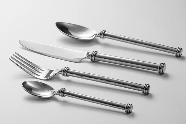 Juego de cubiertos con tenedor, cuchillo y cuchara — Foto de Stock