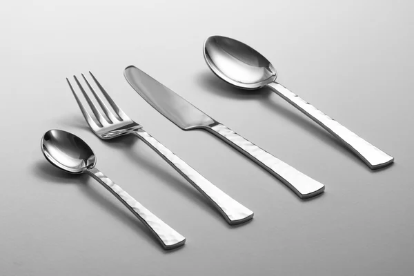 Juego de cubiertos con tenedor, cuchillo y cuchara — Foto de Stock