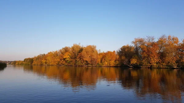 Angeln Auf Dem Fluss — Stockfoto