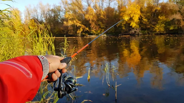 Pesca Filatura Sul Fiume — Foto Stock