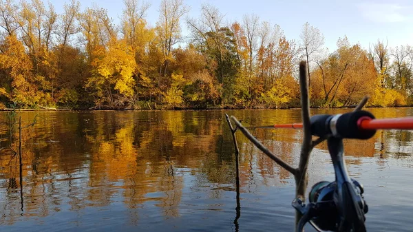 Риболовля Прядіння Річці — стокове фото