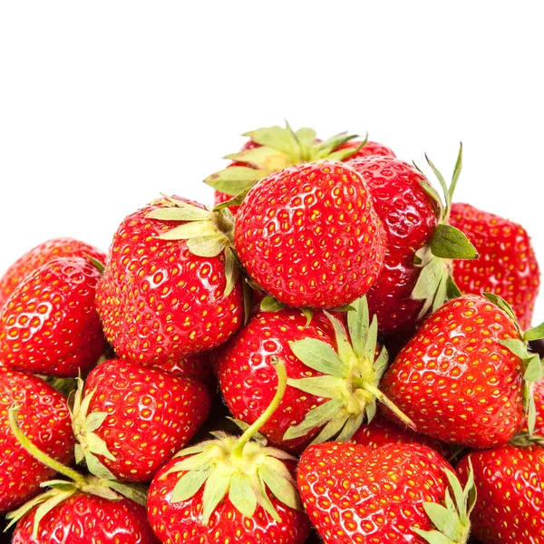 Fraises aux fruits frais sur fond blanc . — Photo