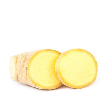 Beyaz arkaplanda zencefil kökü izole edildi.