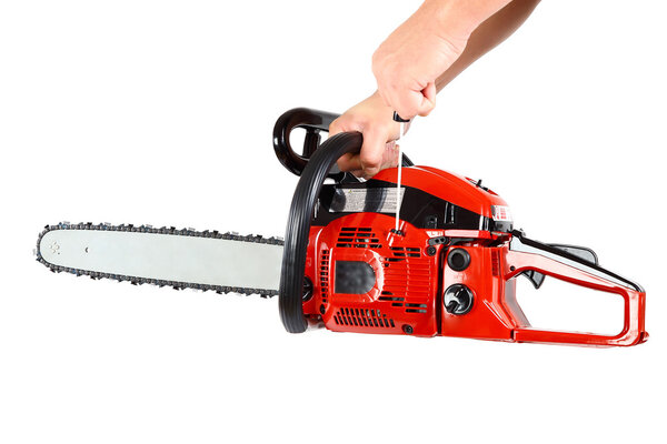 Бензопила в руке на белом фоне
.