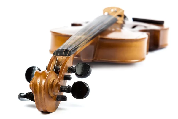 Violino sobre um fundo branco. — Fotografia de Stock