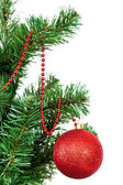 Vánoční stromeček zdobené barevnými kuličkami.