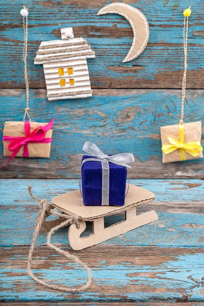 Décorations de Noël avec traîneau et cadeaux — Photo