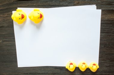 beyaz kağıt üzerinde en iyi siyah ahşap floo