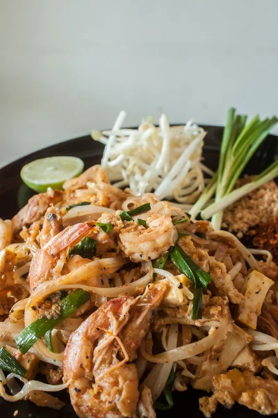 Тайская еда, жареная под соусом XO и жареная креветка по-таиландски — стоковое фото