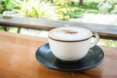 capucino ahşap masa kahve