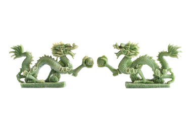 Beyaz arka plan üzerinde izole İki Yataklı yeşim ejderha