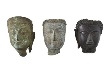 Beyaz arka plan üzerinde izole bronz Buda maskesi