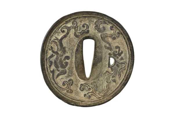 Montagens de espada japonesa no fundo branco (Tsuba ) — Fotografia de Stock