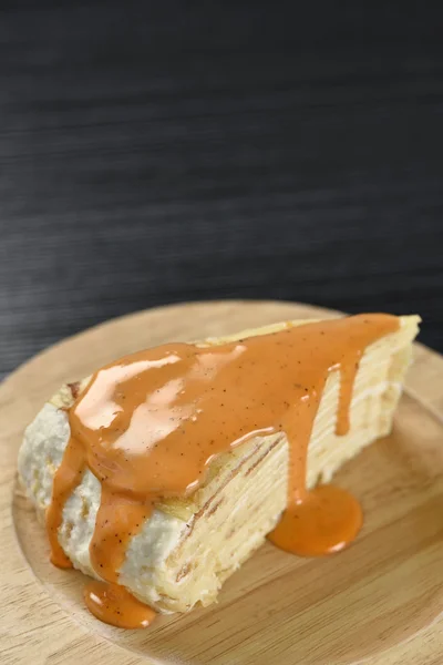 Fresh crape cake with thai tea syrup — Stock Photo, Image