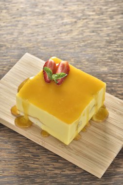 Şurubu ile tutku mango peynir pasta