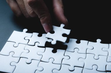 iş başarısı fikri yapboz, takım çalışması çözümü ve bağlantıya katılma, strateji takımı birlikte, işbirliği ortaklığı mücadelesi ile maç