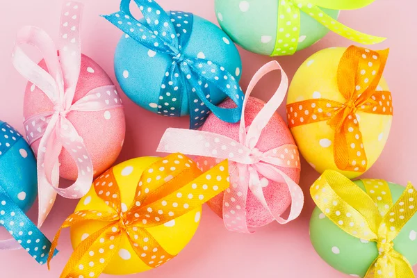 Uova di Pasqua con decorazione — Foto Stock