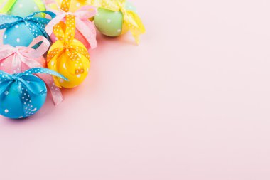 Paskalya yumurtaları ile dekorasyon