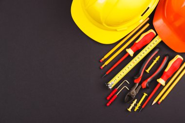 İnşaat aletleri seti