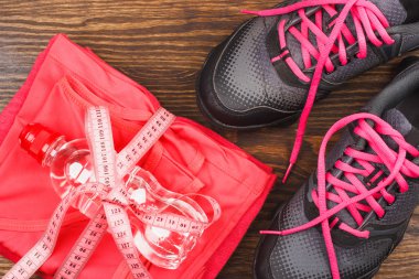 Spor spor ayakkabı ve spor giyim