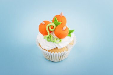 Cadılar Bayramı cupcake renkli süslemeleri ile