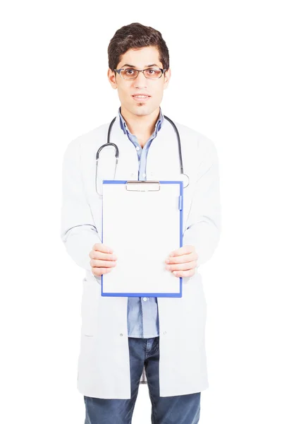 Молодой врач с папкой - планшет в руках — стоковое фото