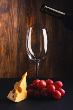 Cam şarap, peynir ve üzüm demet Picture