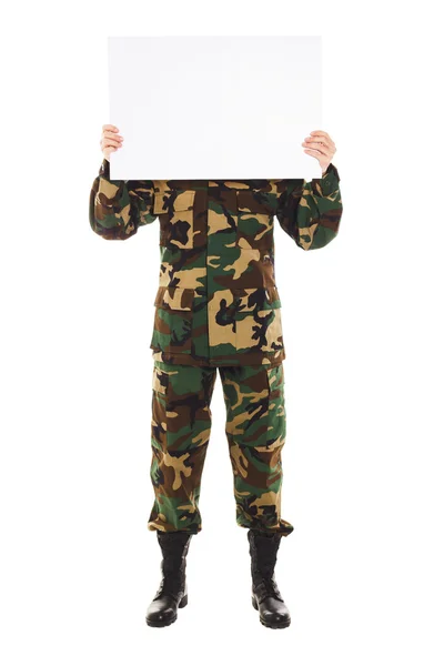 Soldat flicka i militär uniform — Stockfoto